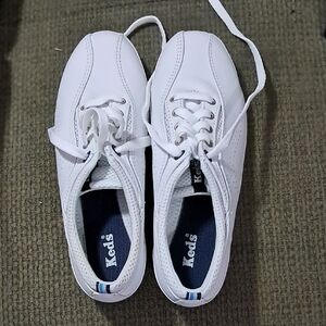 Keds Leather Ladies White Lace-Up Sneakers with Navy Insole